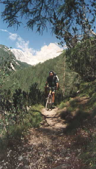 Downhill durchs Knappenfutal, Hintergrund Hohe Gaisl